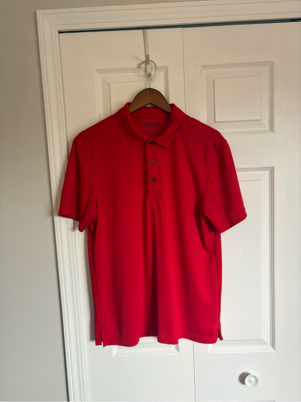 NEW IZOD Golf Men's M Red Lightweight Polyester Knit Short Sleeve Polo